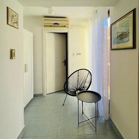 Sml Apartments 1 Izola Esterno foto