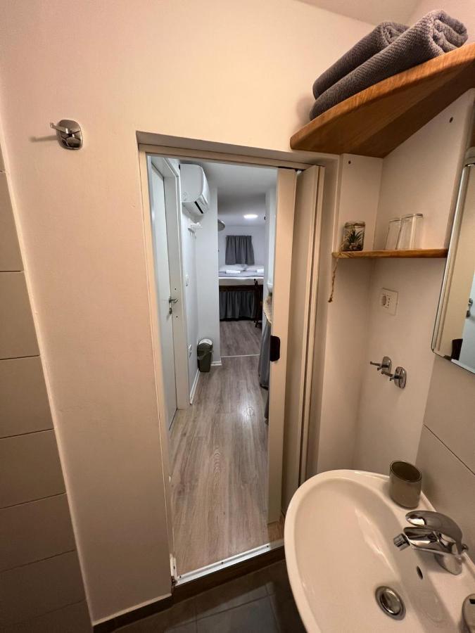 Sml Apartments 1 Izola Esterno foto