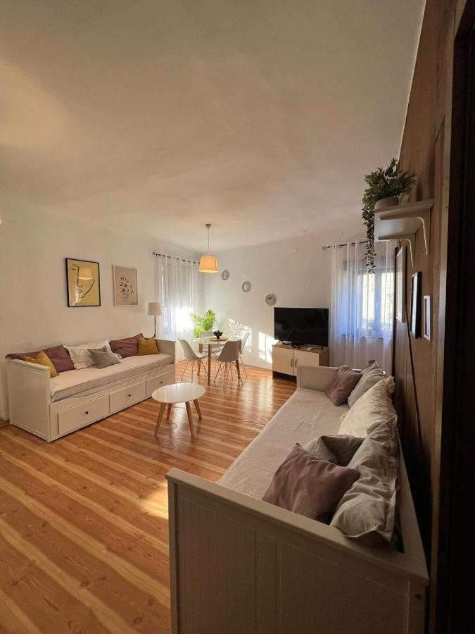 Sml Apartments 1 Izola Esterno foto