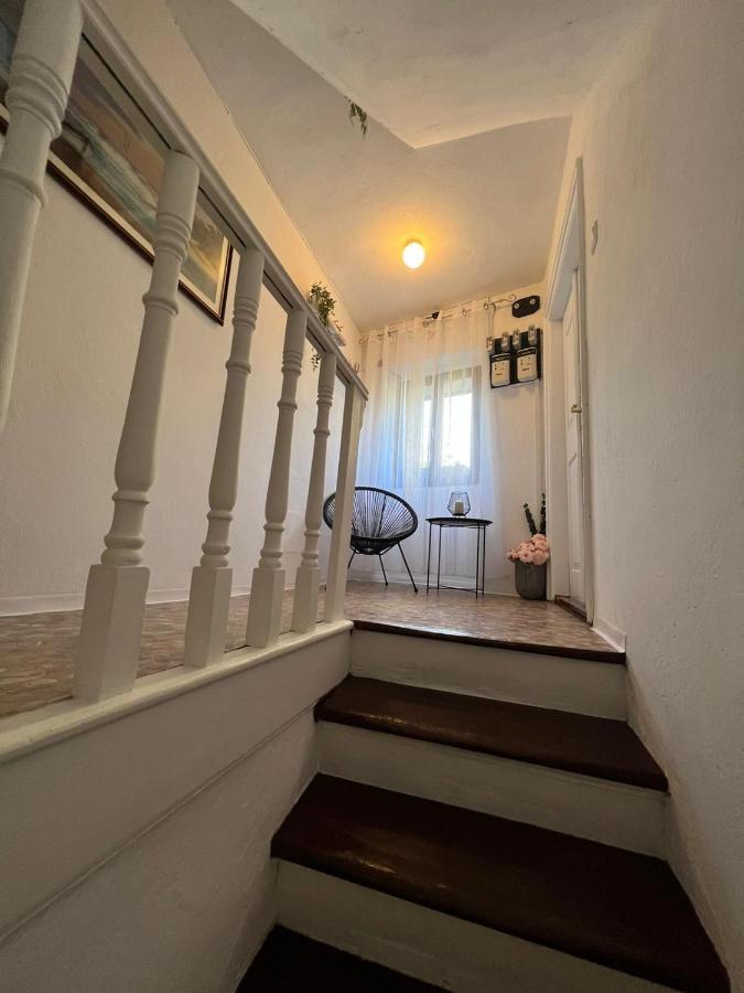 Sml Apartments 1 Izola Esterno foto