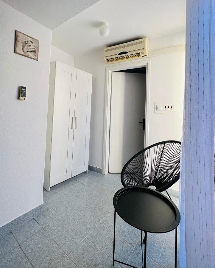 Sml Apartments 1 Izola Esterno foto
